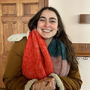 Meet your Posher, Yael